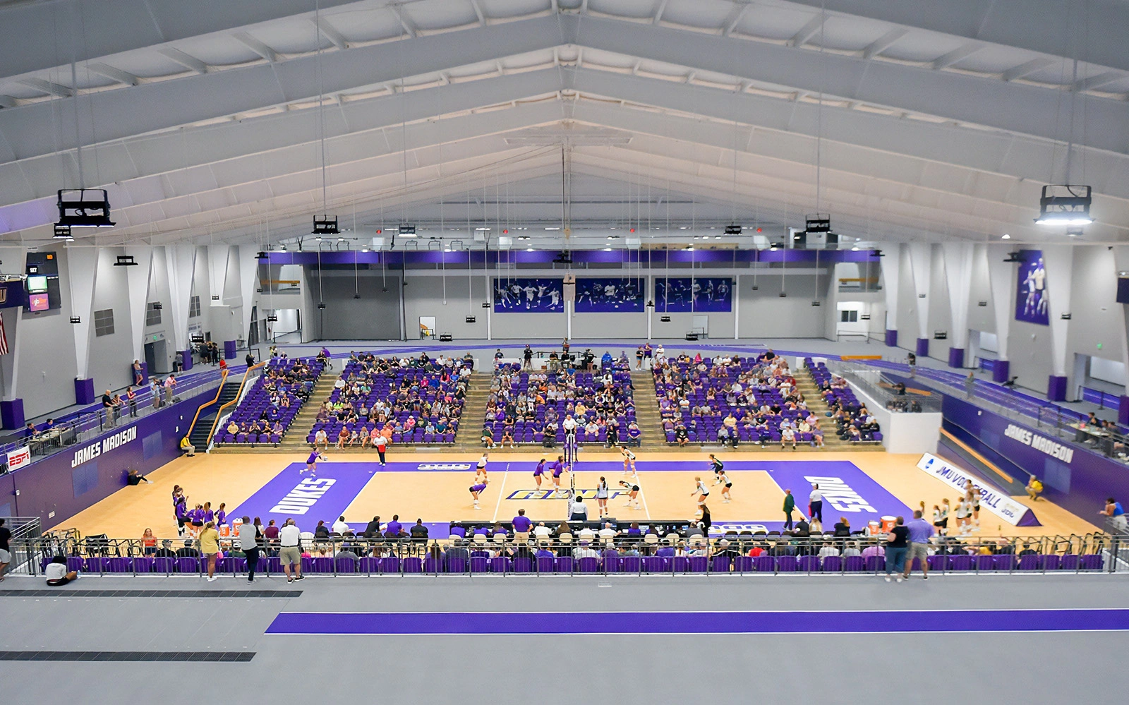 James Madison University, Convocation Center - Image 4
