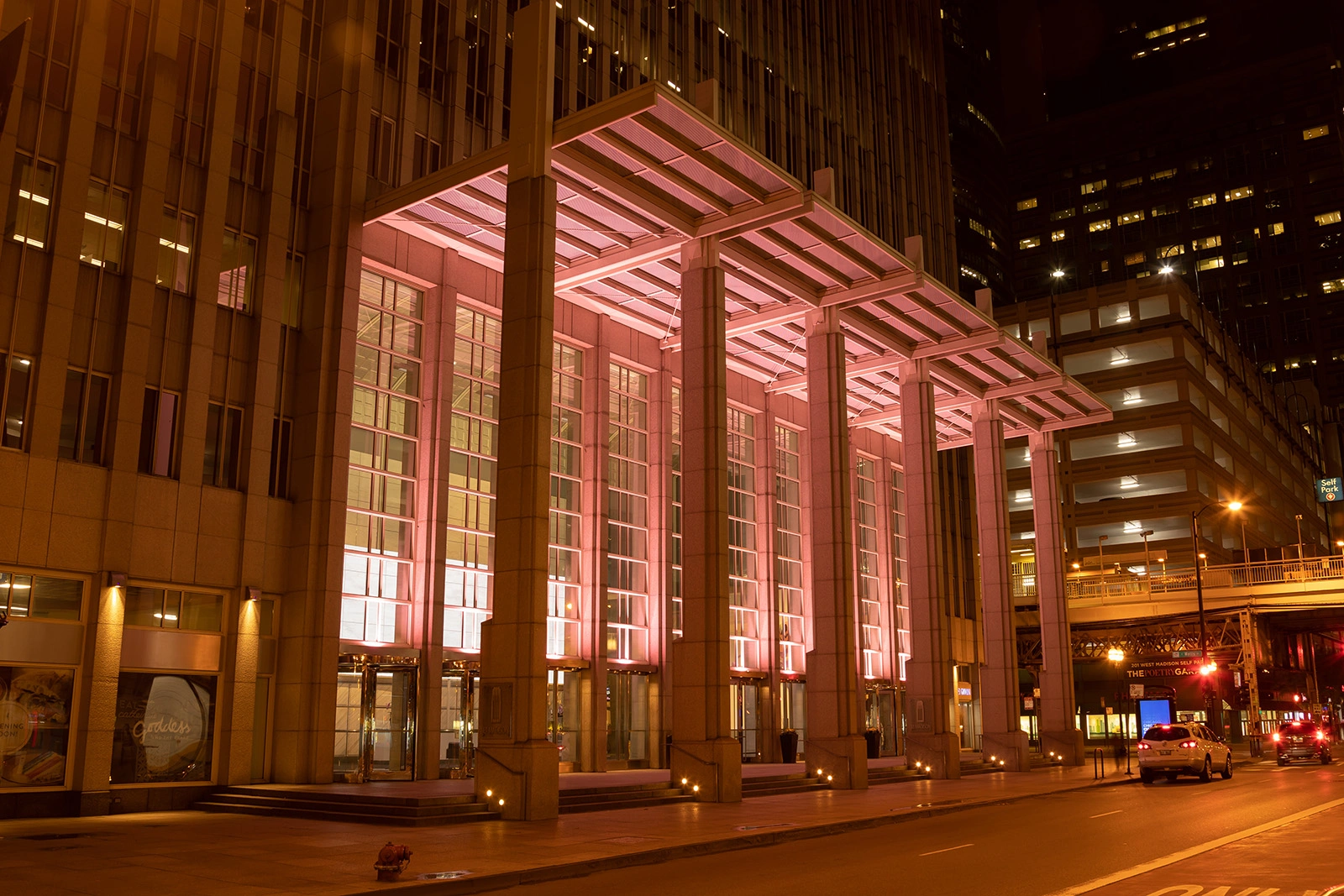 Exteria Lighting Bolt RGBL floodlights providing color-changing facade lighting at 181 West Madison, Chicago
