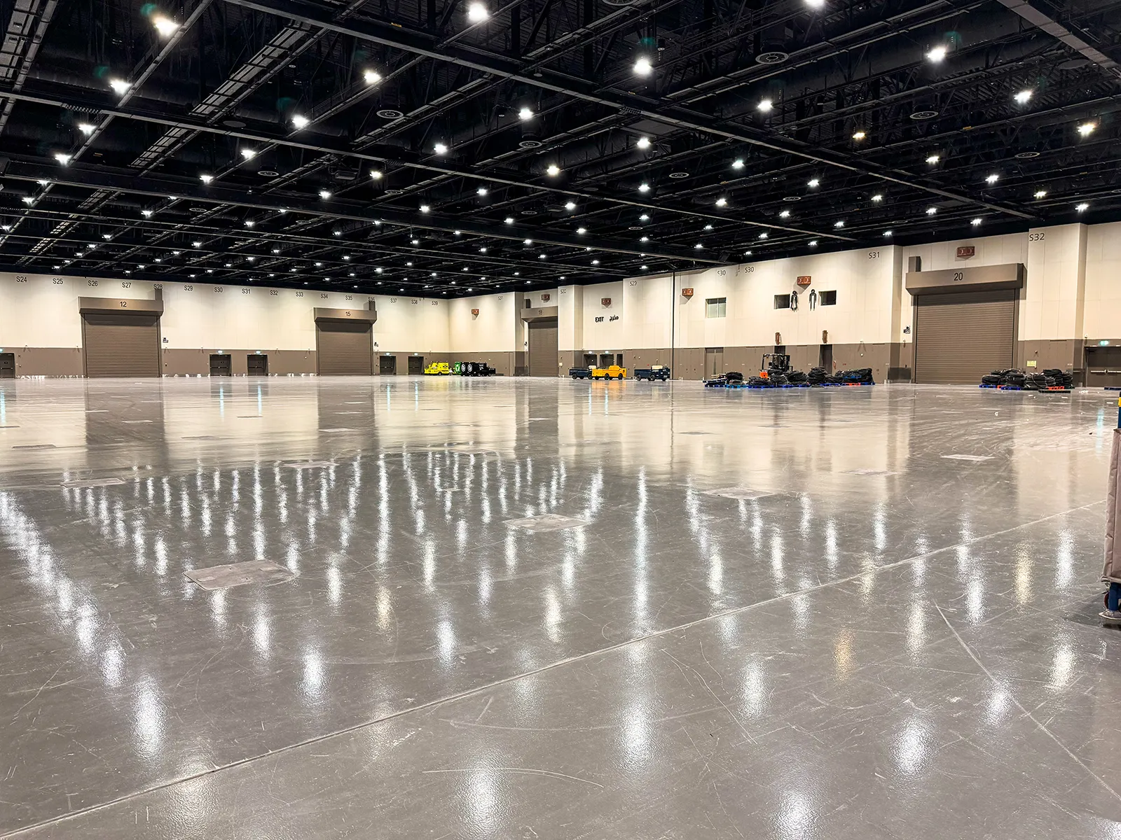 Dubai Exhibition Center - Image 2