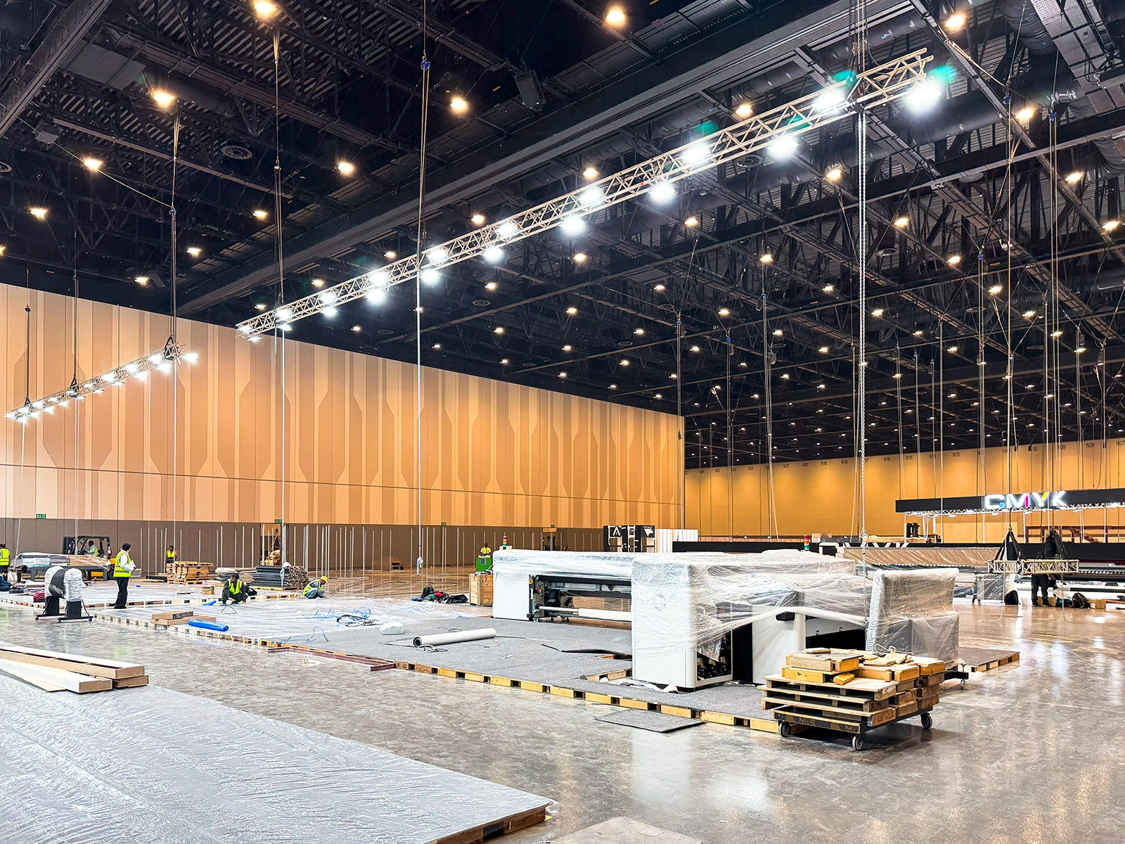 Dubai Exhibition Center - Image 3