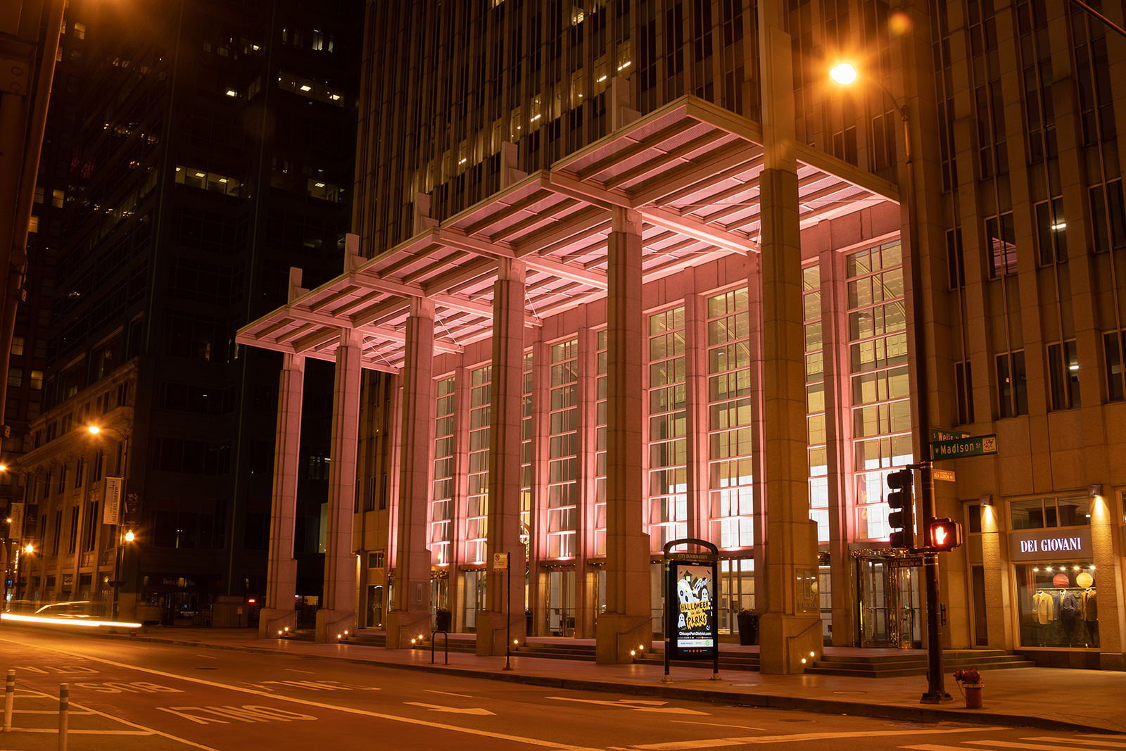 Exteria Lighting Bolt RGBL floodlights providing color-changing facade lighting at 181 West Madison, Chicago