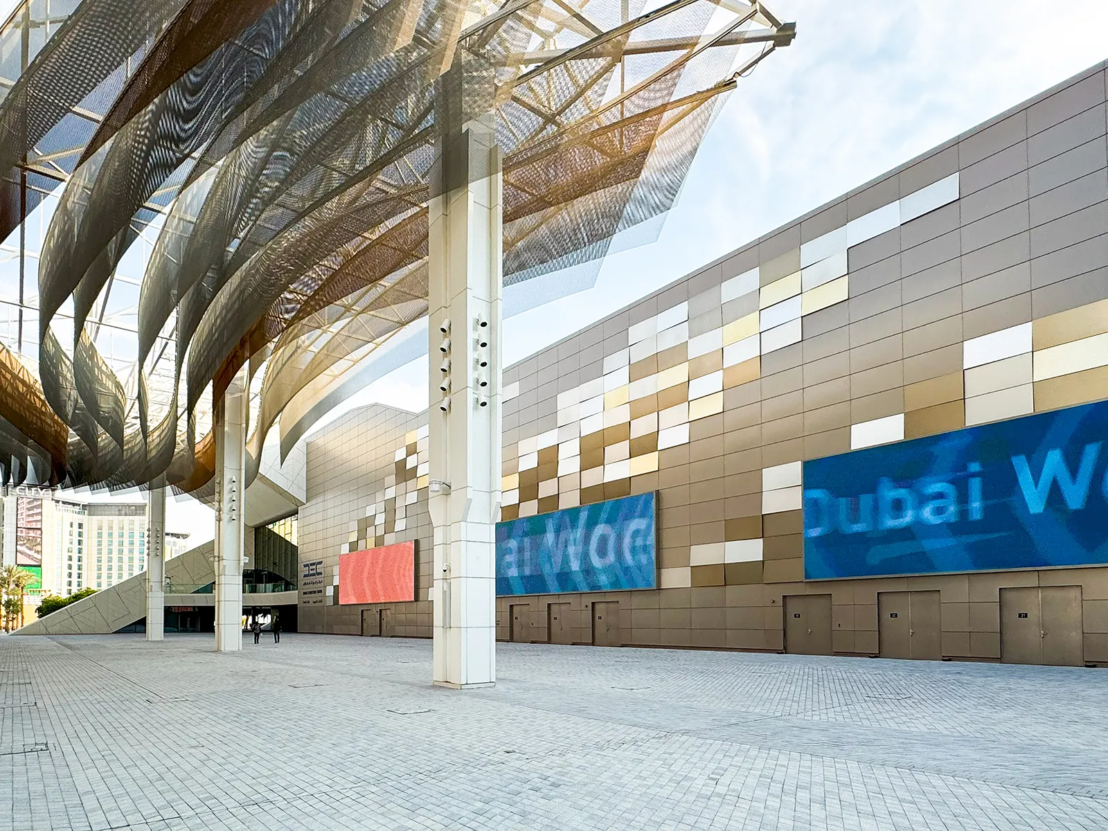 Dubai Exhibition Center - Image 4